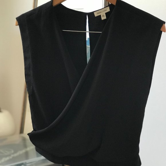 Black top - Picture 3 of 5